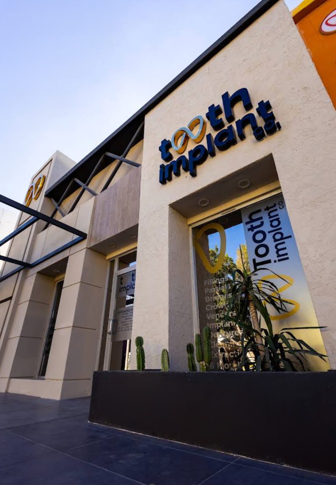 Tooth Implant Co. dental clinic storefront on Calle Tercera in Los Algodones, Mexico